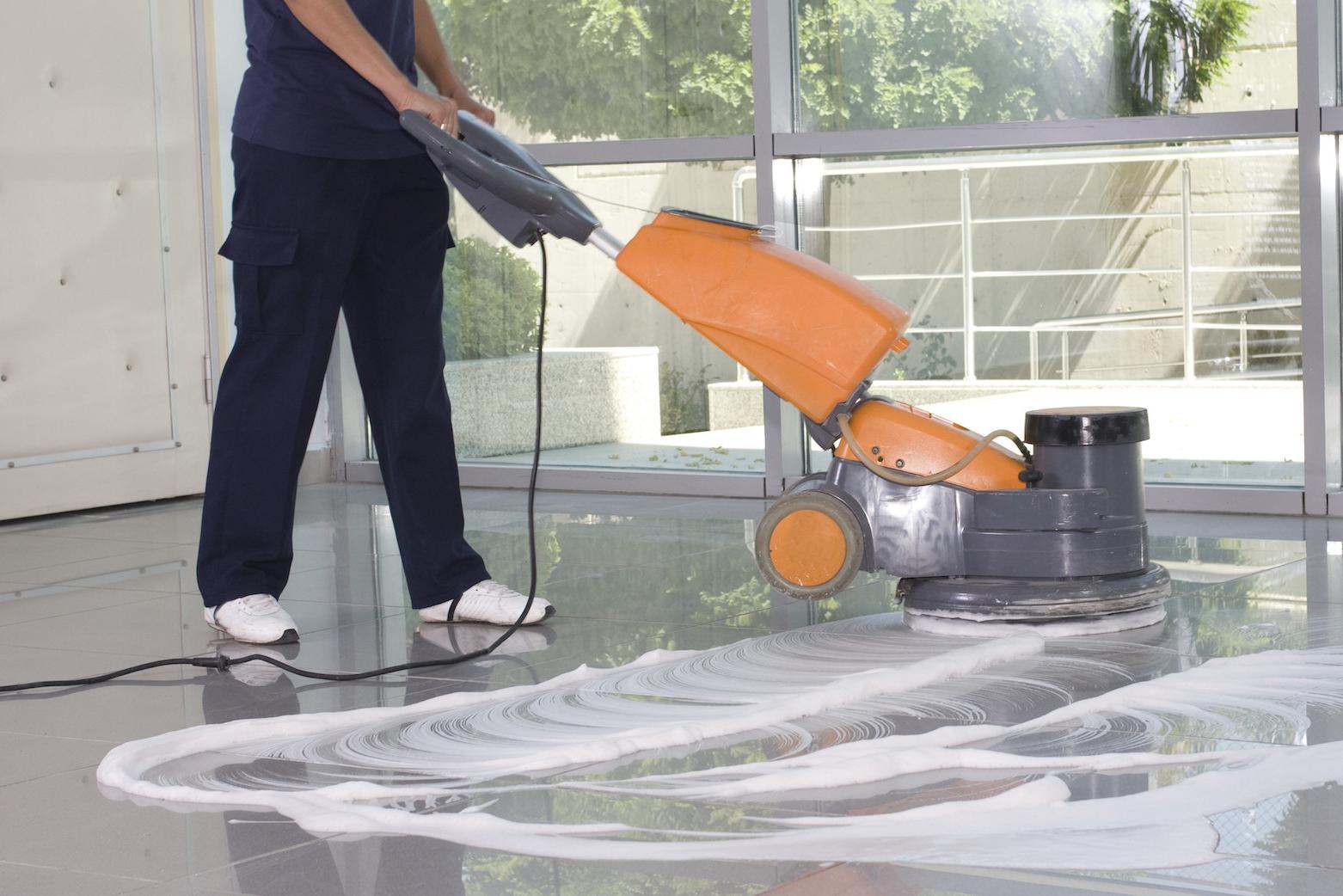 Floor being cleaned by an 10bet中文网 Nashville employee